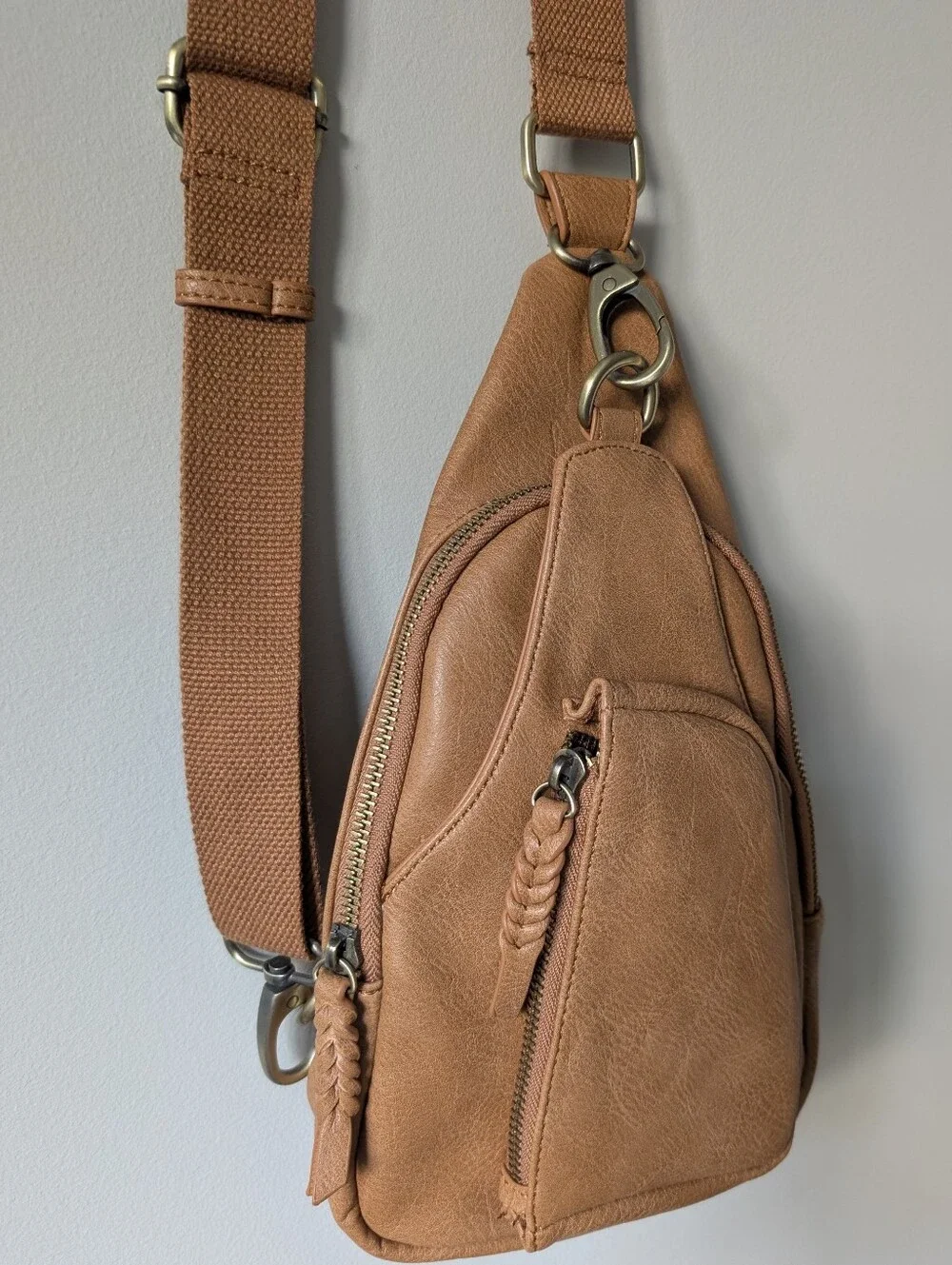 Women's Tan Leather Crossbody Sling Bag - Picture 2 of 7